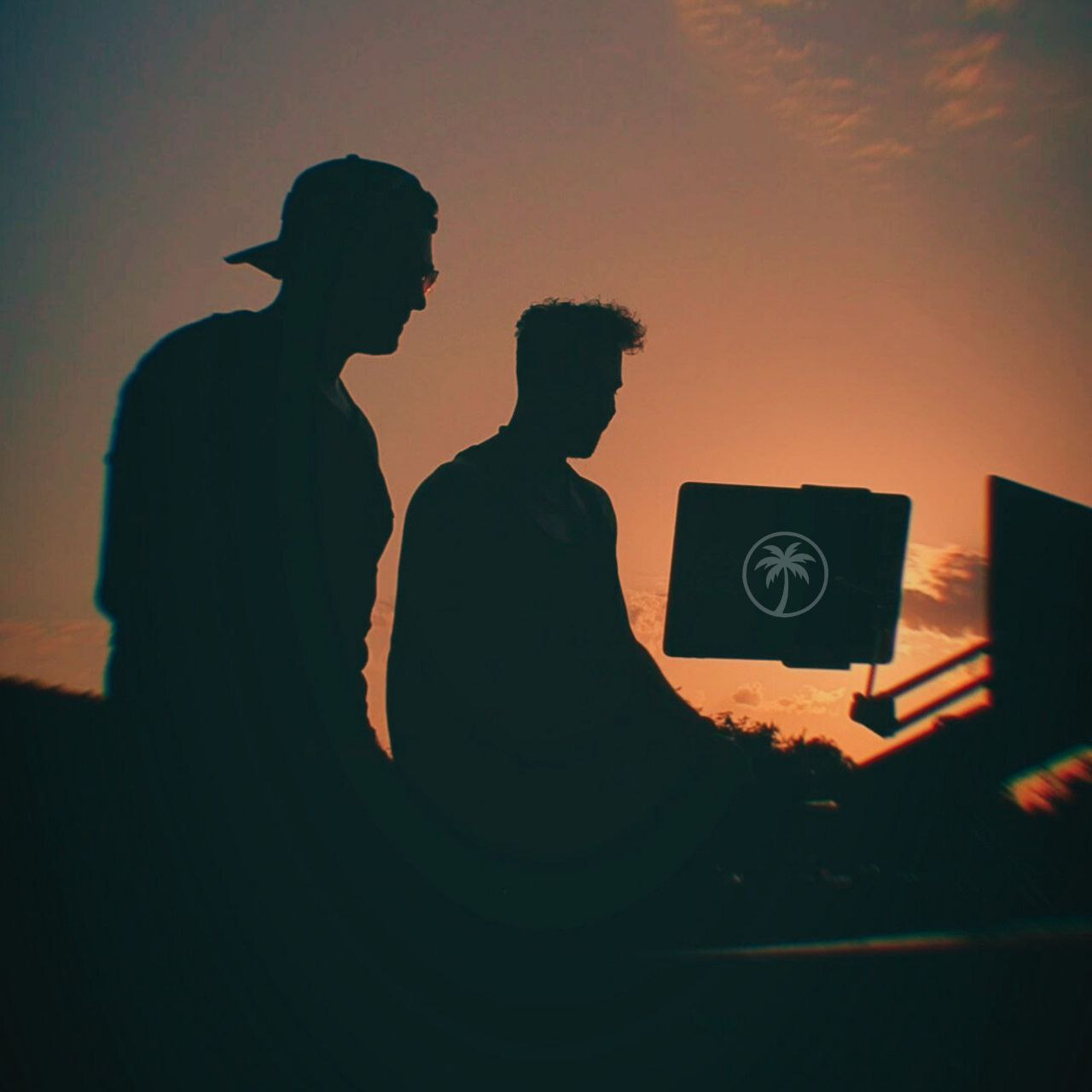 DAY.OFF. – zwei Welten, ein Duo, eine Geschichte ... Jonny & Julian, das DJ- und Producer-Duo aus Nordhessen, im RFM-Radiotalk